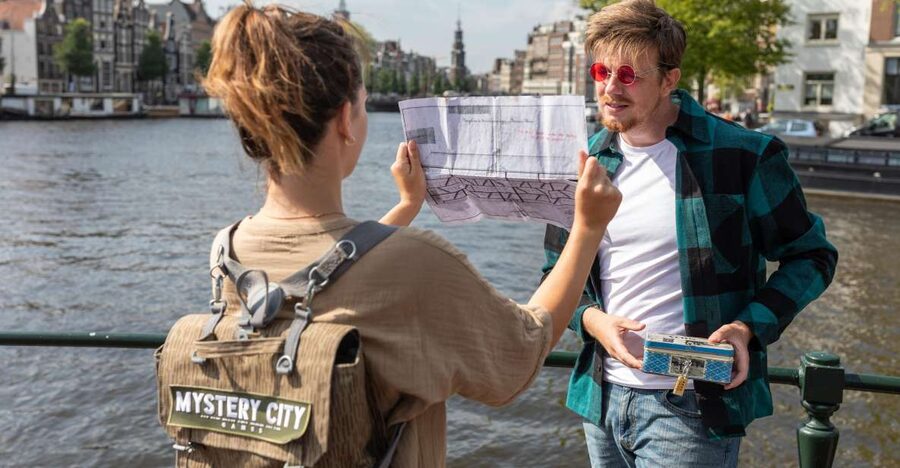 Amsterdam: "Operation 45 " Treasure Hunt Walking Tour - WWII diamonds and a treasure hunt you can actually feel on your feet