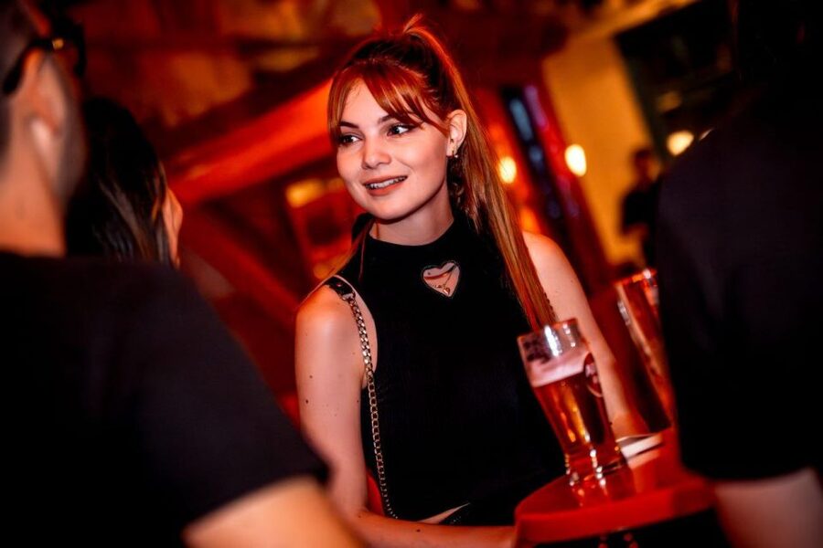 Amsterdam: Original Pub Crawl Party with VIP Entrance - Value check: what $12 buys you in Amsterdam terms