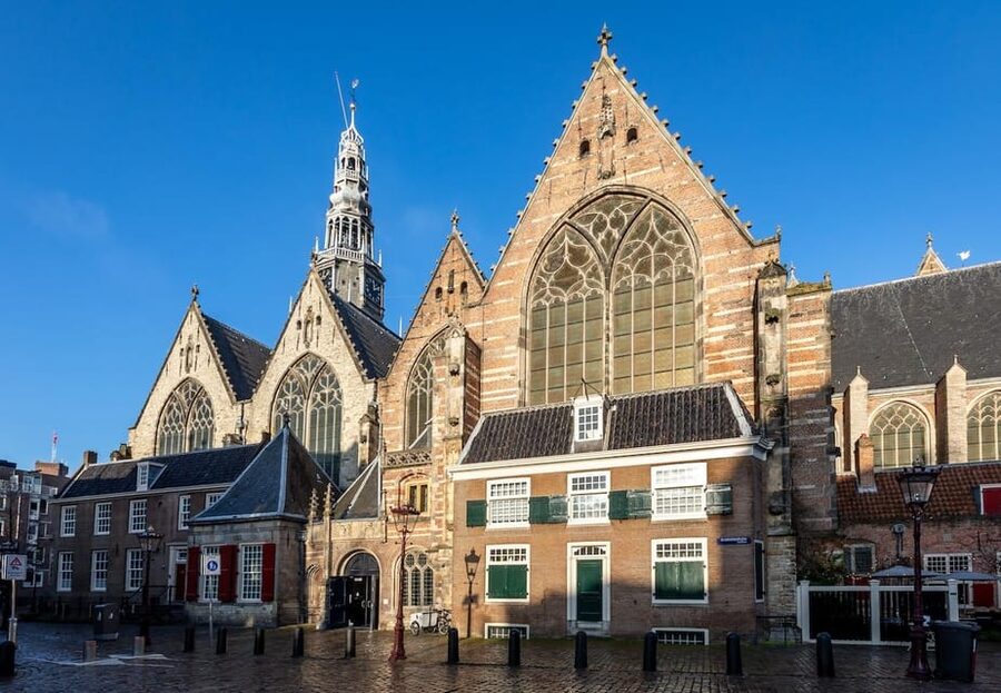 Amsterdam: Oude Kerk Entry Ticket - Contemporary art inside an ancient shell: what you’ll actually see