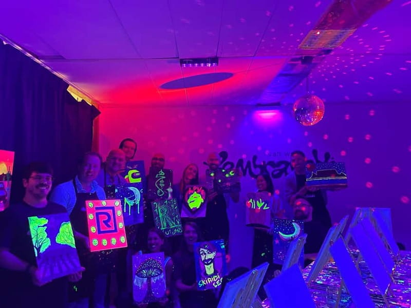 Amsterdam: Paint and Sip in the Dark at Rembrandt van Wine - FAQ