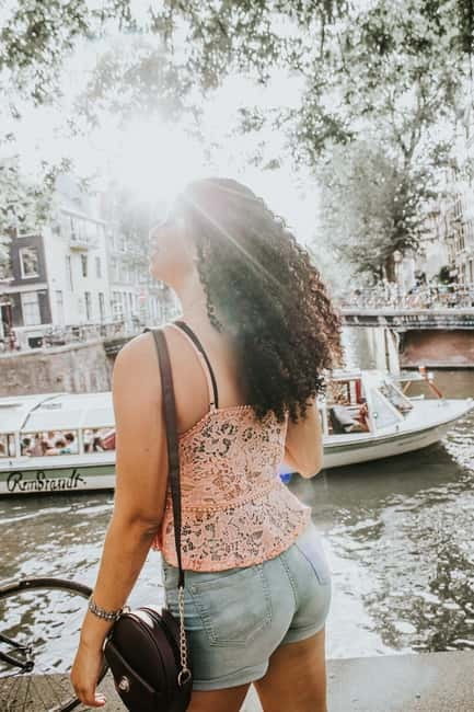 Amsterdam: Particular Photo Session - How the Photographer Builds Your Route Around Your Group