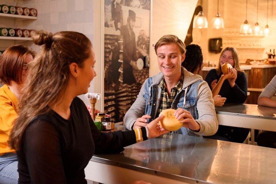 Amsterdam: Premium Henri Willig Cheese Tasting Experience - Drinks, Mustard, and Dips: The Pairing Lesson