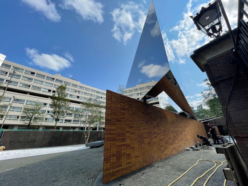 Amsterdam: Private Anne Frank and Jewish History Tour - Tram ride option and how movement affects the day