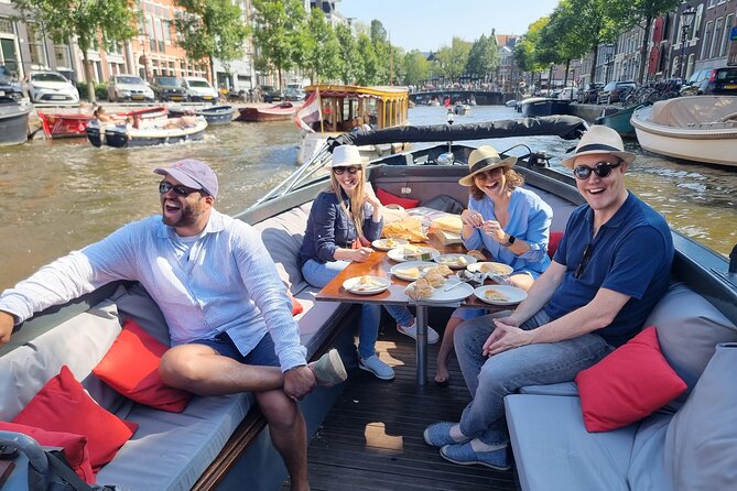 Amsterdam Private Boat Tour With Drinks - EN ES FR - Why This Private Canal Boat Tour Works in Amsterdam