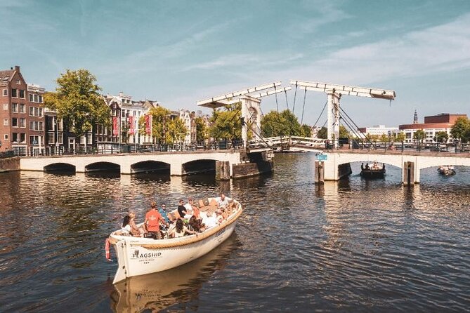 Amsterdam Private Boat Trip with Pizza and Unlimited Drinks - Hermitage Amsterdam (Rotating exhibitions): culture on the move