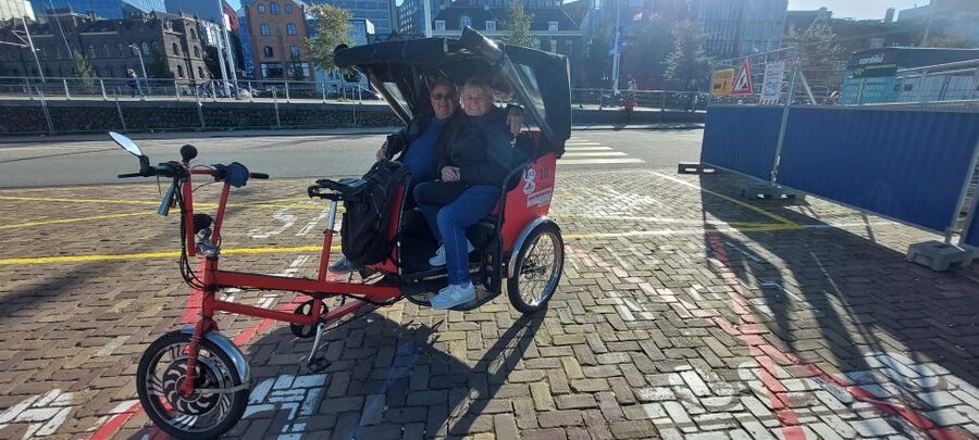 Amsterdam: Private City Highlights Tour by Rickshaw - Red-Light District by bike taxi: context you can actually use