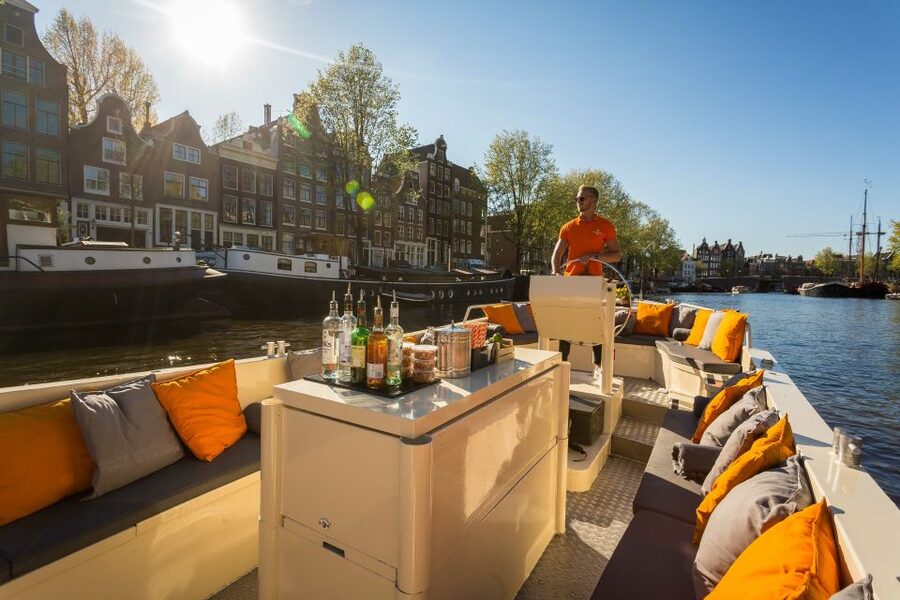 Amsterdam: Private Cruise with Drinks & Optional Snacks - A few smart tips to make the ride smoother