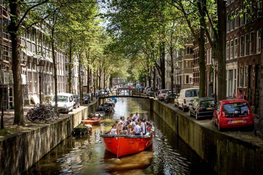 Amsterdam: Private Cruise with Drinks & Optional Snacks - Who should book this Amsterdam canal cruise, and who should skip it