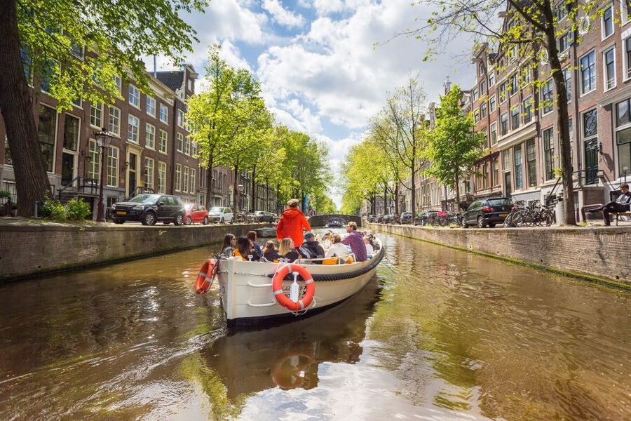 Amsterdam: Private Cruise with Drinks & Optional Snacks - Getting to the Seapalace dock: simple start, real city vibe