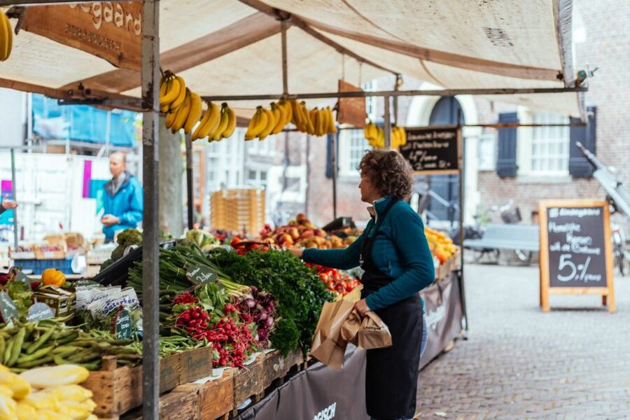 Amsterdam: Private Food Tour with a Local - Pijp area strolling: hip cafés, local bars, and a better Amsterdam read