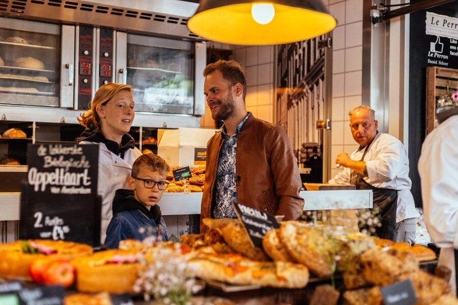 Amsterdam: Private Food Tour with a Local - Getting started at Otemba Gyoza Bar, near Museumplein