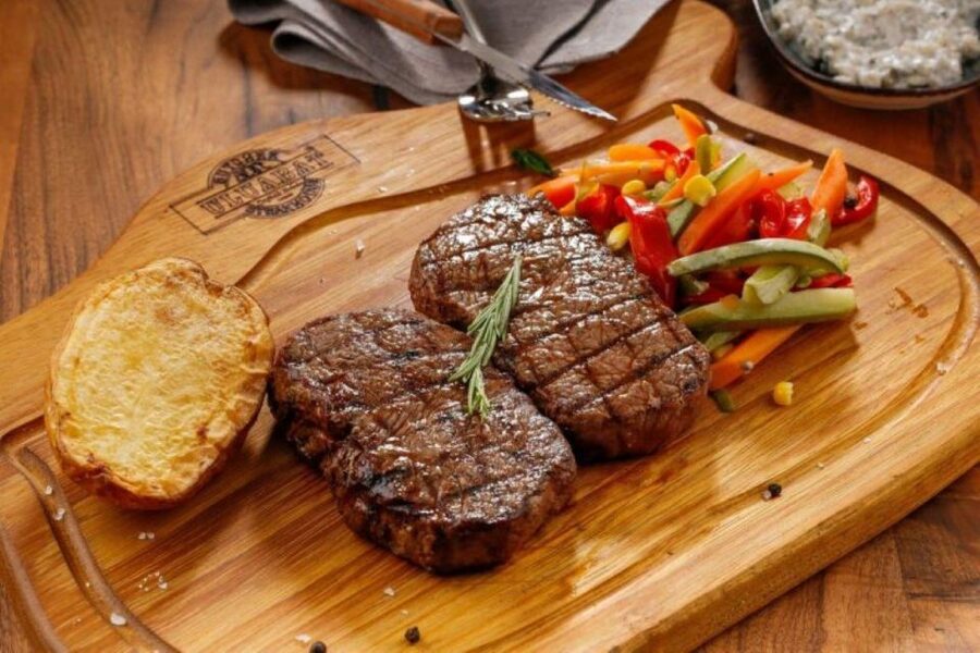 Amsterdam: Private Luxury Cruise with BBQ and Drinks - A private Luxury Canal Cruise in Amsterdam that mixes food and sightseeing