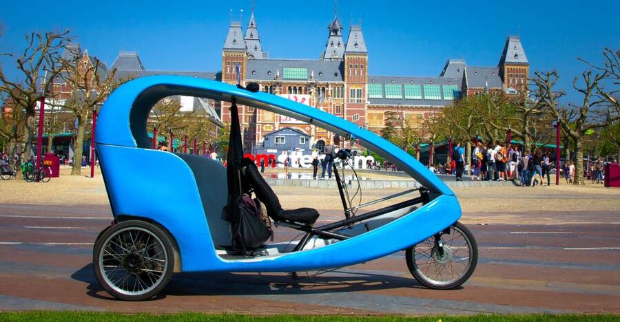 Amsterdam: Private Pedicab Historical Sightseeing Tour - Nieuwmarkt and Montelbaanstoren: defensive history with great viewpoints
