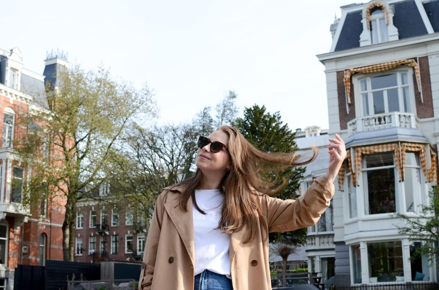 Amsterdam: Private Photoshoot in iconic locations - The deliverable: 10 fully edited photos you can download anywhere
