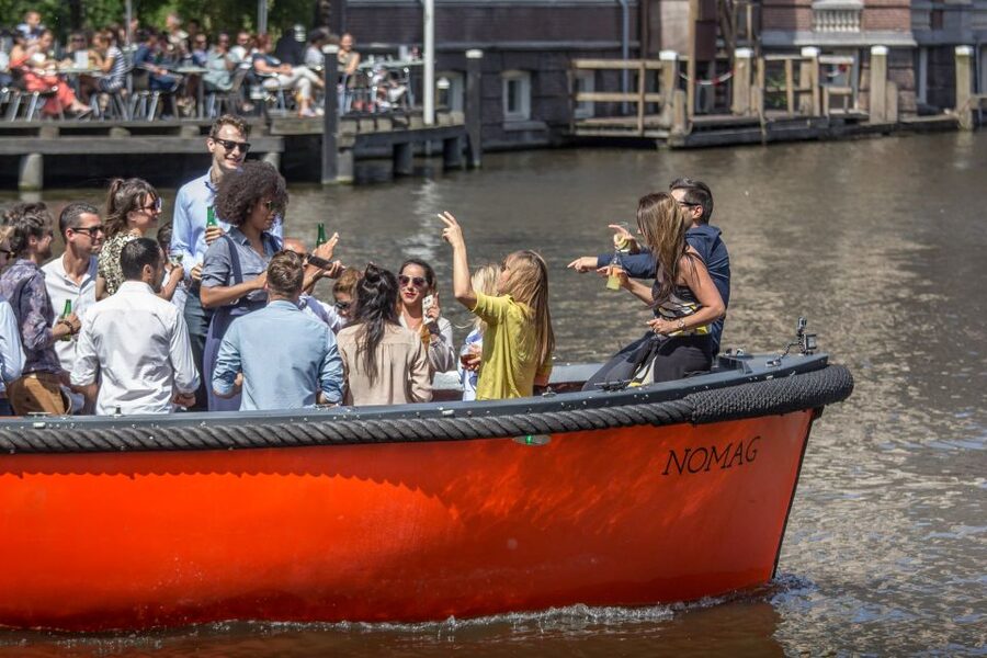 Amsterdam: Private Prosecco Canal Cruise Tour - Skipper insights: how to extend the fun after the boat