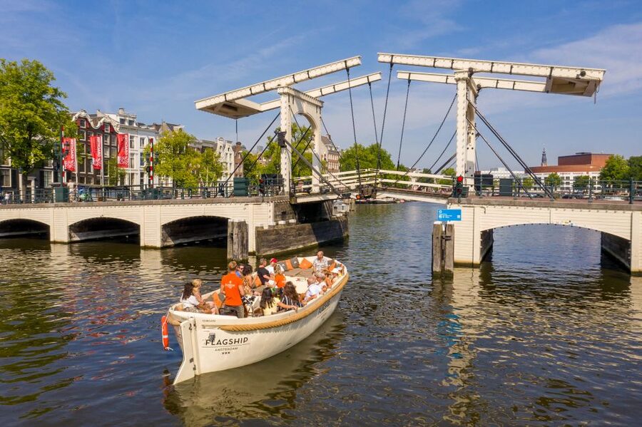 Amsterdam: Private Prosecco Canal Cruise Tour - Amsterdam canal rules: plan for no music