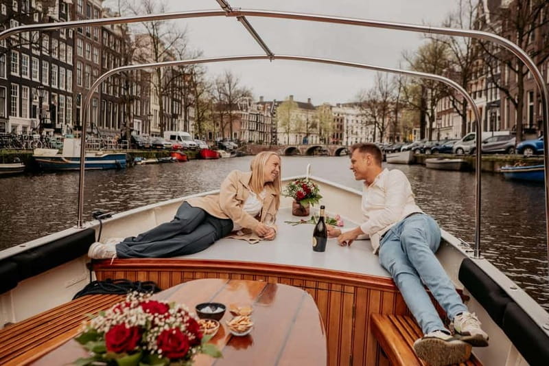 Amsterdam: Private Romantic Canal Cruise w. Prosecco/Snacks - Stops made for photos, not just sightseeing