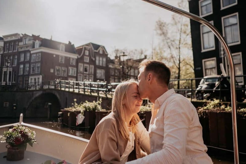 Amsterdam: Private Romantic Canal Cruise w. Prosecco/Snacks - Route highlights: Keizersgracht to the Lovers Bridges circuit