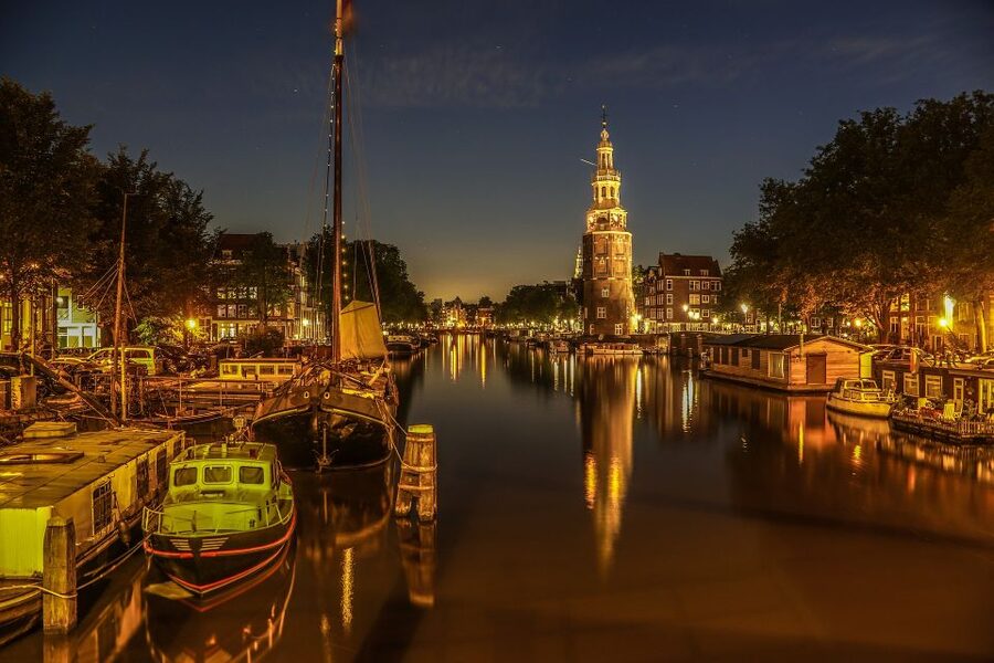 Amsterdam: Private Romantic Evening Boat Tour with Prosecco - Where It Starts: Keizersgracht 401 and Finding the Boat Fast