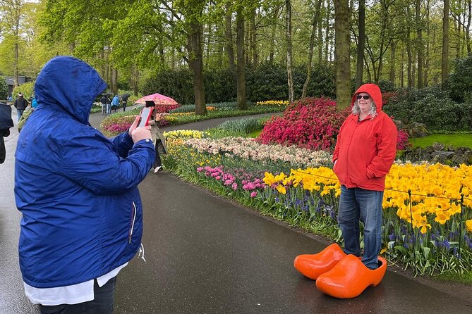 Amsterdam Private Tour to Keukenhof, Tulip Fields and Windmills - Simonehoeve cheese and wooden shoes: quick, hands-on, and fun