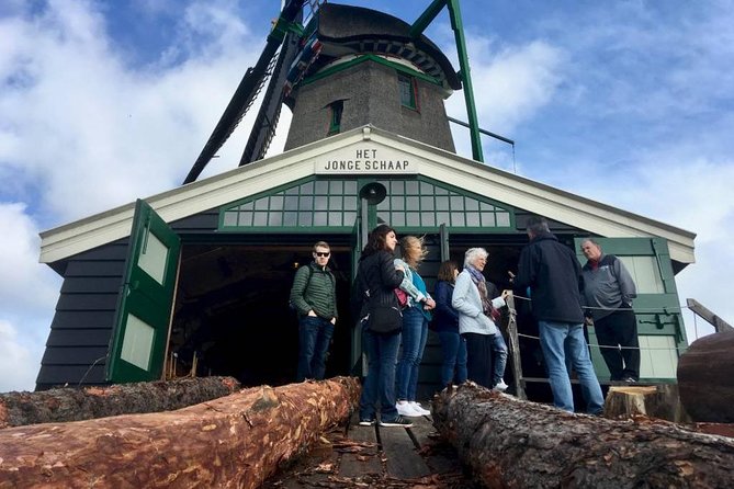 Amsterdam private tour to windmills, cheese farm and villages - Monnickendam Lunch Break: Harbor Views and Old-Center Atmosphere