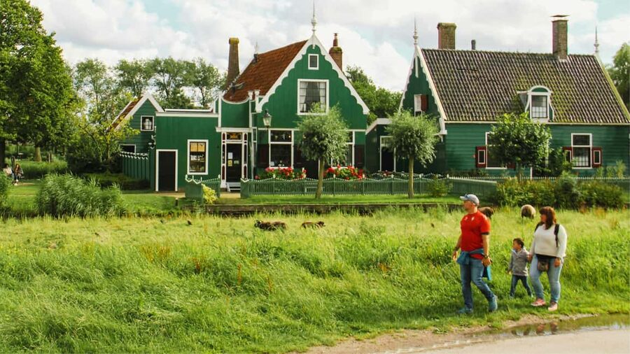 Amsterdam : Private Tour Zaanse Schans - Diamond Factory Stop and the Craft Details People Skip