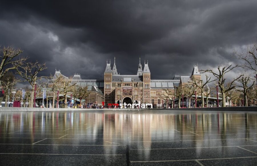 Amsterdam: Private Walking Tour with a Local - The Photo Stop and Scenic Views: Timing Tips That Make It Worth It