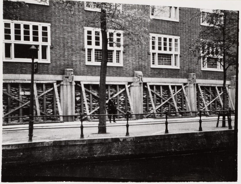 Amsterdam: Private World War Two History Walking Tour - Meeting at Prinsengracht 263, Without the Usual Detour
