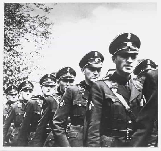 Amsterdam: Private World War Two History Walking Tour - Wehrmacht Arrival and the Grand Hotel Story You’ll Remember
