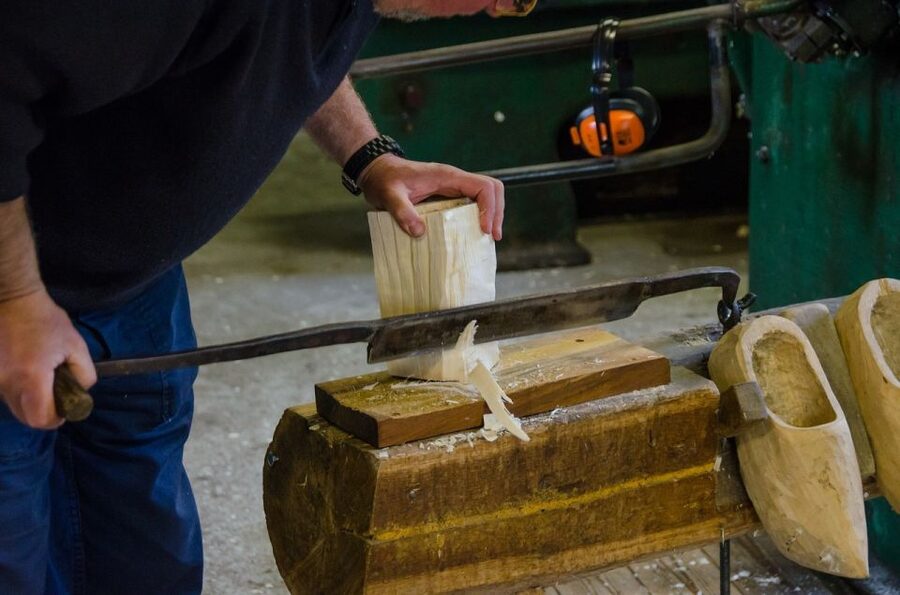 Amsterdam: Private Zaanse Schans Windmills and Volendam Trip - Clogs Workshop and Fresh Bread Smell: What Traditional Craft Looks Like