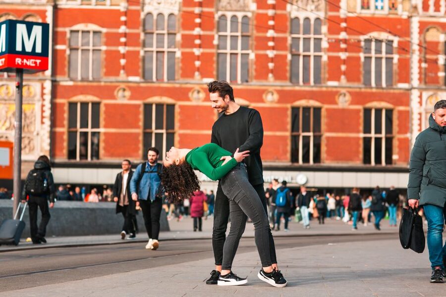 Amsterdam: Professional photoshoot at Centraal Station - Amsterdam Centraal Station makes a photo shoot feel instantly real