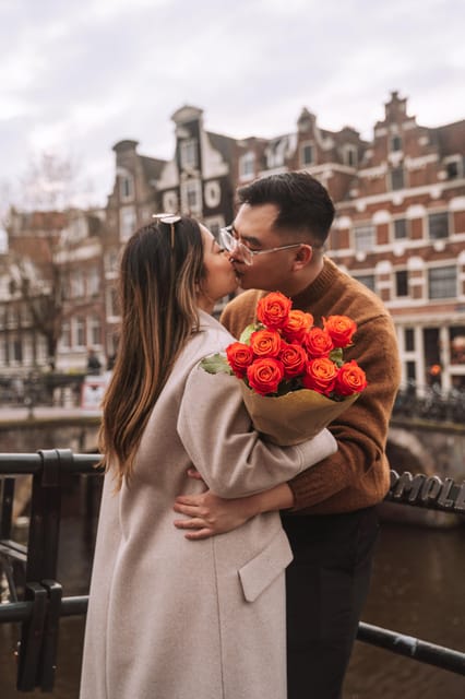 Amsterdam: Professional Photoshoot at the Canals - What you’ll learn about Dutch culture and Amsterdam life