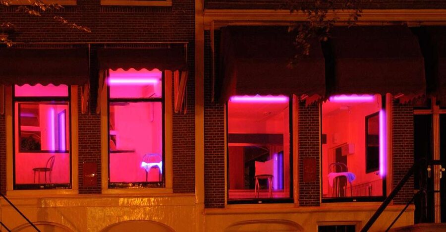 Amsterdam: Red Light District 1-hour Smartphone Audio Tour - Practical nuts and bolts that can make or break it