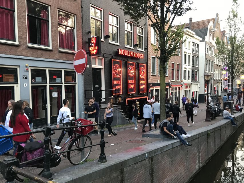 Amsterdam: Red Light District and Local Pub Tour - From Oude Kerk to Dam Square: Your 2-Hour Walking Route