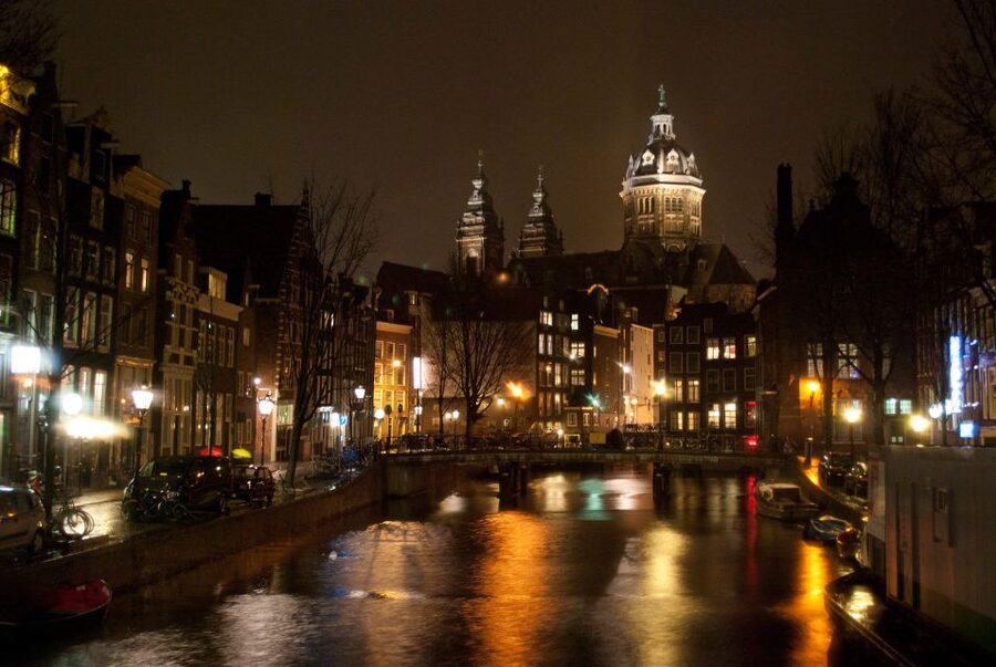 Amsterdam Red Light District and Old Town Walking Tour - A 2-Hour Walk That Connects Old Town to the Red Light District