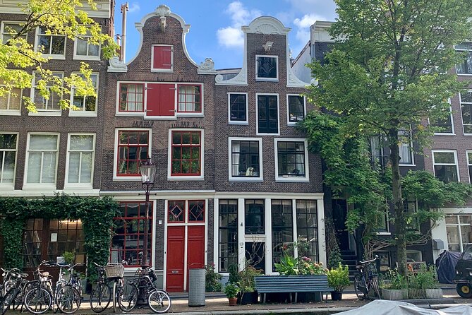 Amsterdam: Red Light District & City Tour (Private tour) - Beurs van Berlage and Damrak: trade power meets the window system