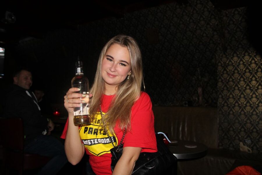 Amsterdam: Red-Light District Pub Crawl and Booze Boat Tour - Who This Amsterdam Night Is Best For