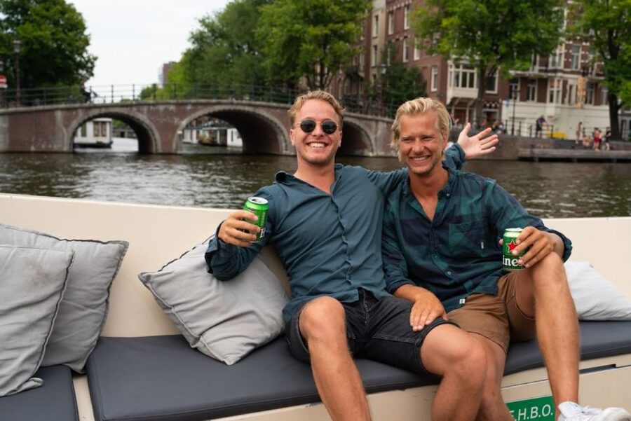 Amsterdam: Red-Light District Pub Crawl and Booze Boat Tour - Getting to The Black Tiger Bar: Where the Pub Crawl Starts