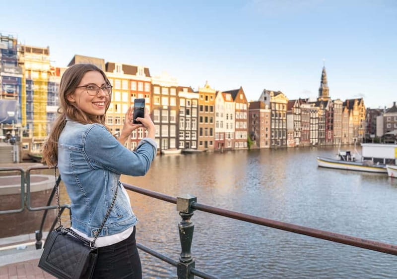 Amsterdam: Red Light District Tour in DE/EN/IT/ES/FR - Timing and crowd control: pick the right day and hour