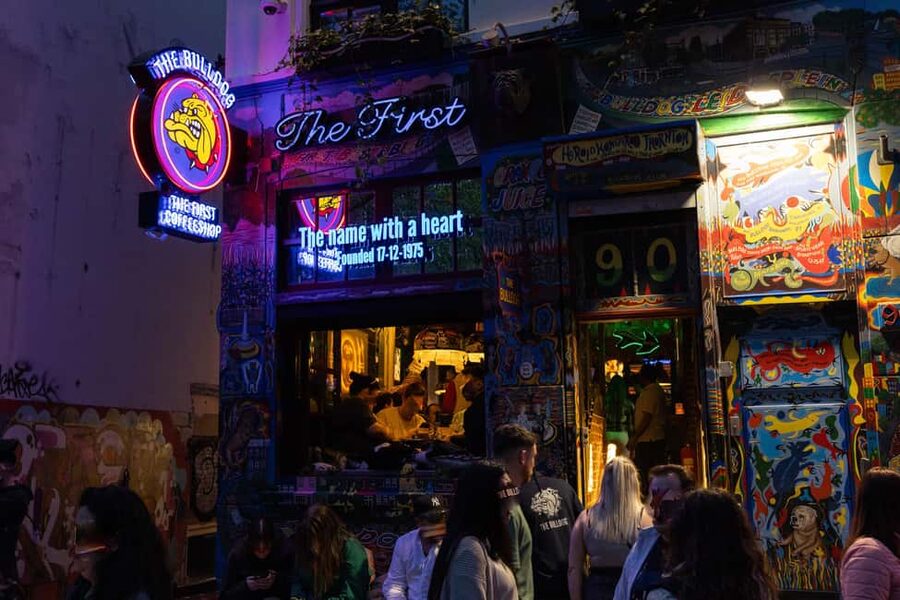 Amsterdam: Red Light District Tour in DE/EN/IT/ES/FR - Rules you must respect: cameras, windows, alcohol, and minors
