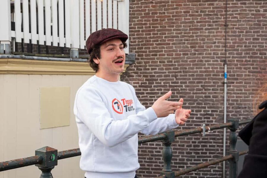 Amsterdam: Red Light District Tour in English or German - Red Light District, Explained Clearly on a Short Walk
