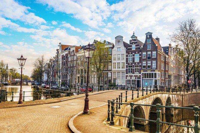 Amsterdam Red Light District Treasure: Self-Guided Tour & Quest - Oude Kerk in the middle of it all: a church stop that actually fits