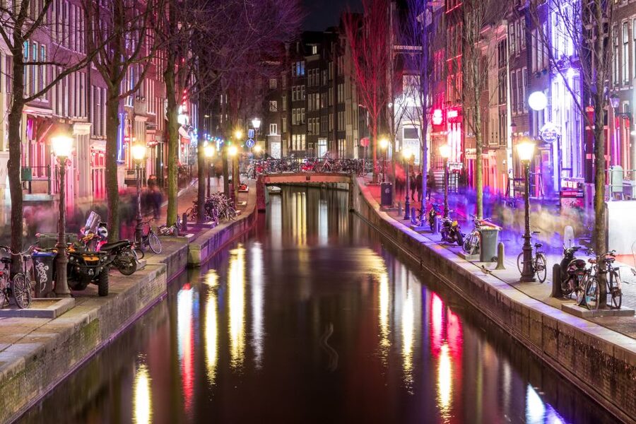 Amsterdam: Red Light District walking tour - Key highlights you can plan around