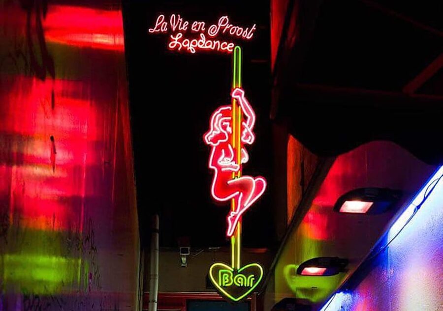 Amsterdam: Red Light Tour Exclusive + Peep Show - Price and value: is 61 USD for 1.5 hours actually fair?