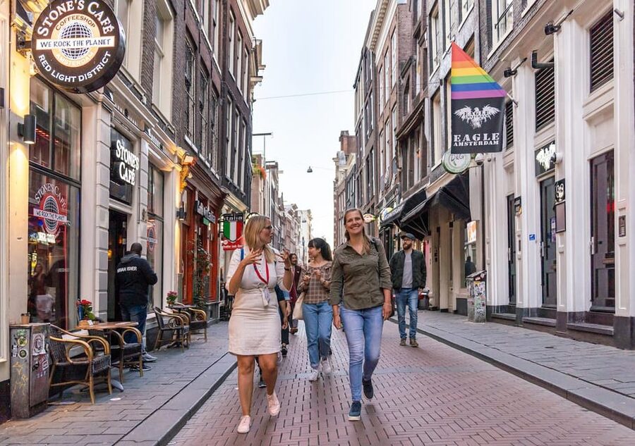 Amsterdam: Red Light Tour Exclusive + Peep Show - Narrow alleys and window etiquette: why the small-group rule helps