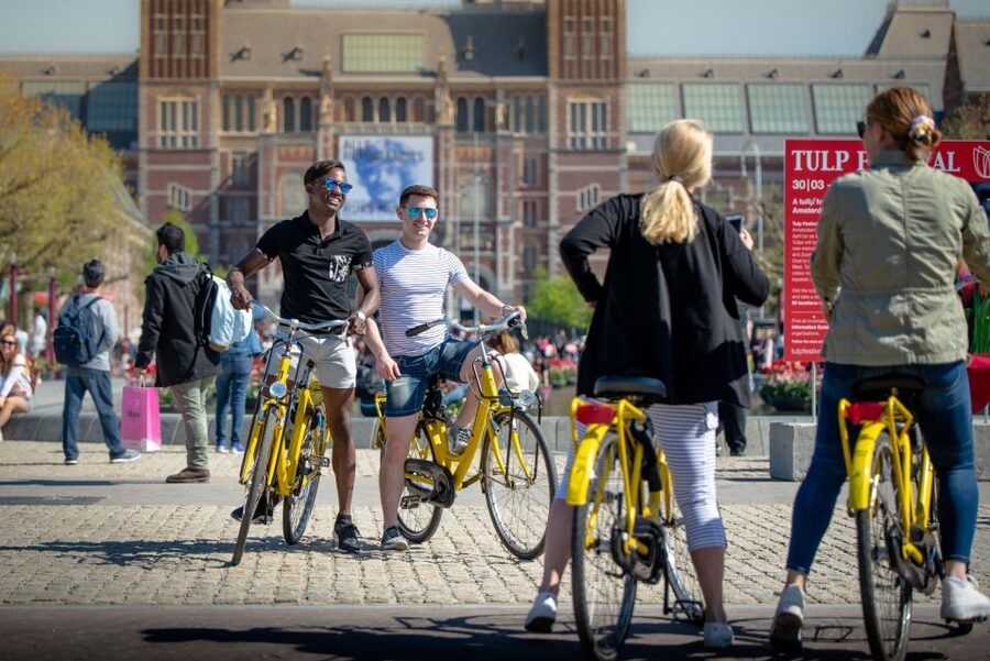 Amsterdam: Relaxed City Highlights Guided Bike Tour - Why this 2-hour Amsterdam highlights loop feels worth your time