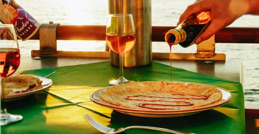 Amsterdam: River Cruise With All-You-Can-Eat Dutch Pancakes - Reaching Pannenkoekenboot Amsterdam Without a Hassle
