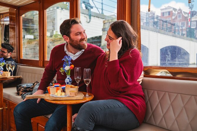 Amsterdam: Romantic Canal Cruise with Optional Bubbles & Bites - Timing, group size, and comfort details you should know