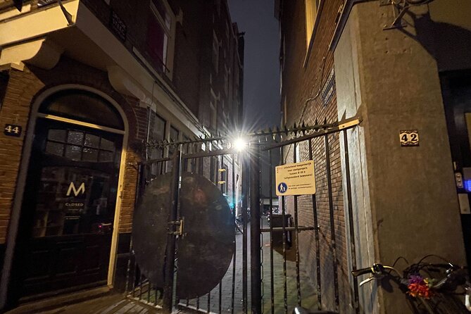 Amsterdam’s Ghostly Experiences Group Tour - Nieuwmarkt: execution and torture stories by the city gate