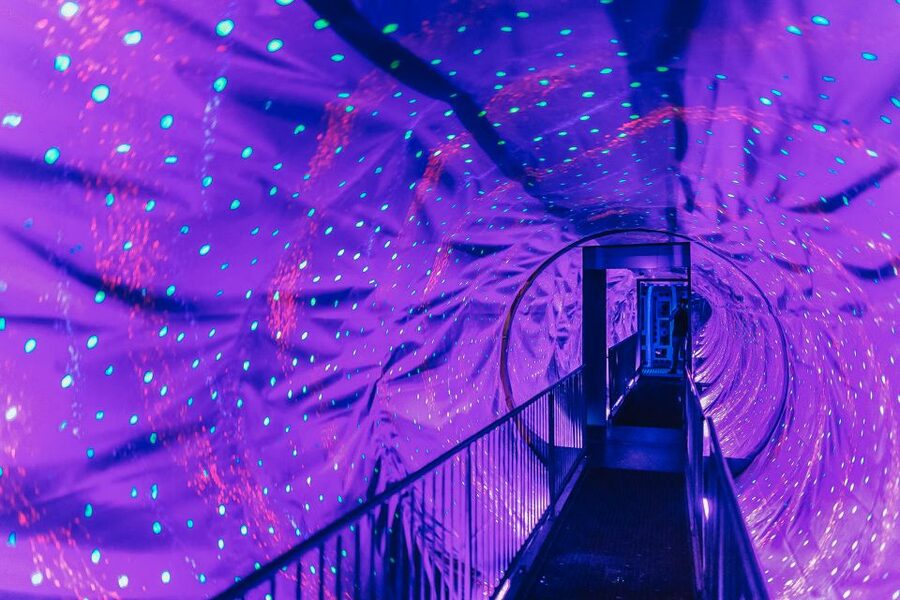 Amsterdam's Weirdest Museum: Ripley's Believe It or Not! - The big set pieces: the 7-meter robot and other wow moments